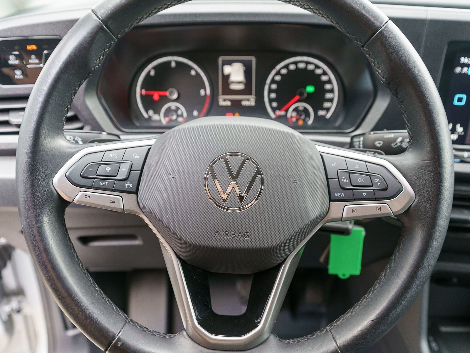 Fahrzeugabbildung Volkswagen Caddy Cargo Maxi 2.0TDI DSG NAVI SHZ PDC RFK ACC