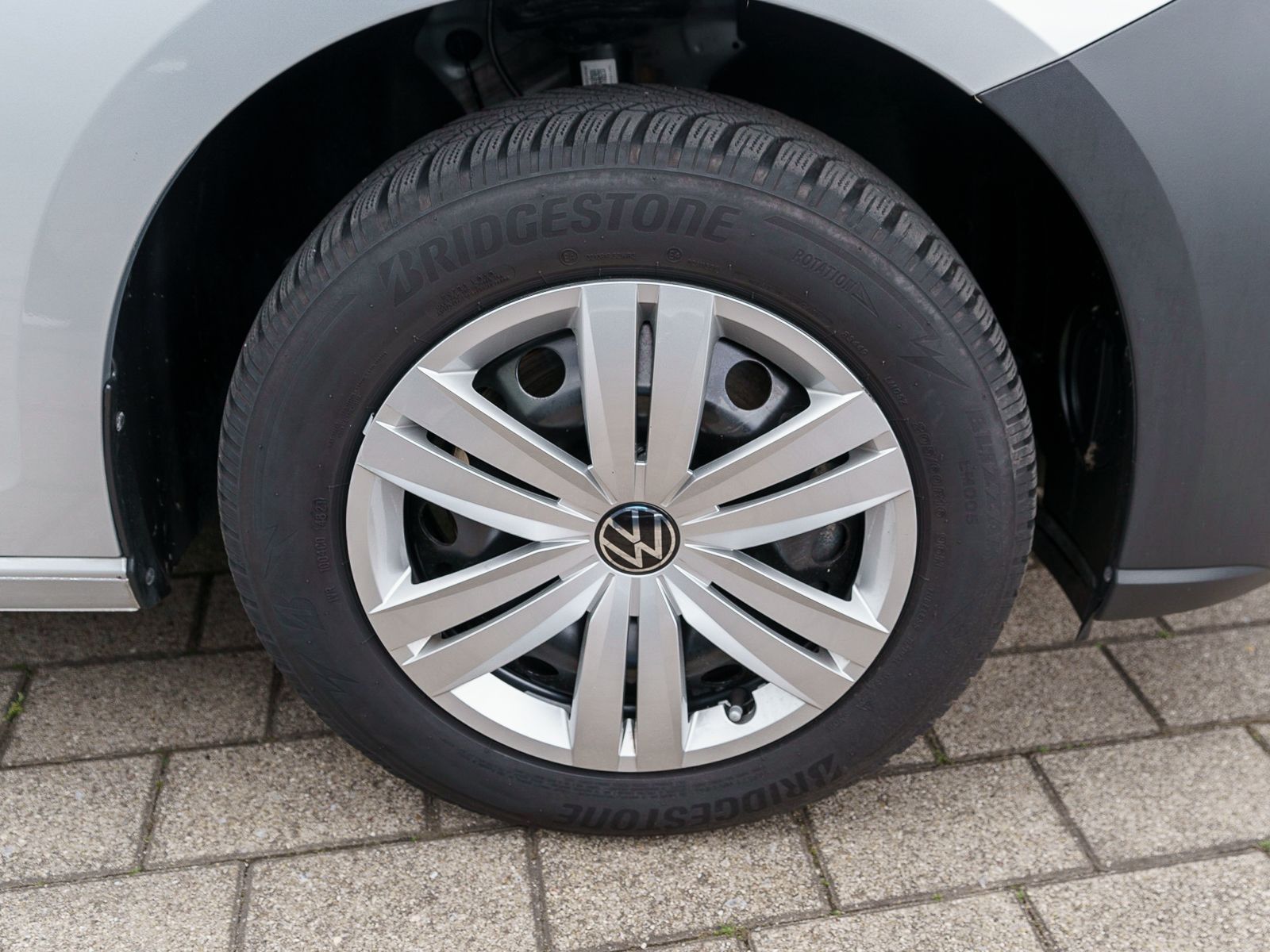 Fahrzeugabbildung Volkswagen Caddy Cargo Maxi 2.0TDI DSG NAVI SHZ PDC RFK ACC