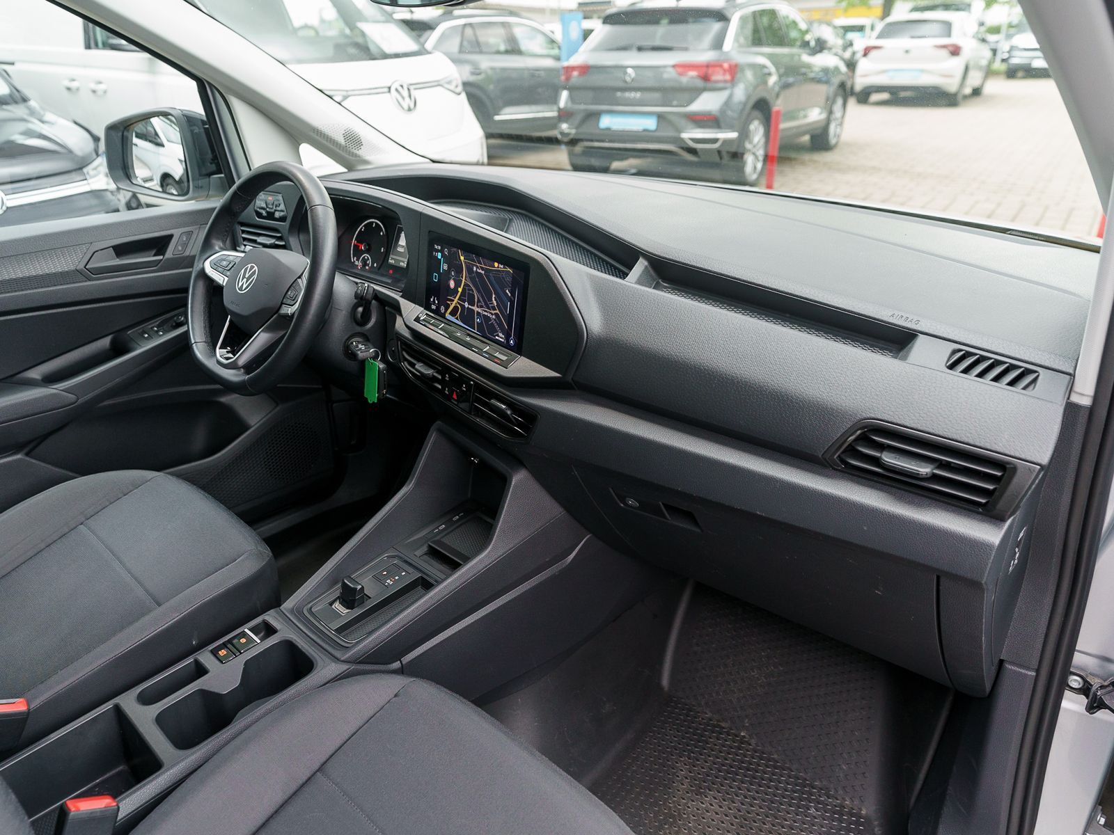 Fahrzeugabbildung Volkswagen Caddy Cargo Maxi 2.0TDI DSG NAVI SHZ PDC RFK ACC