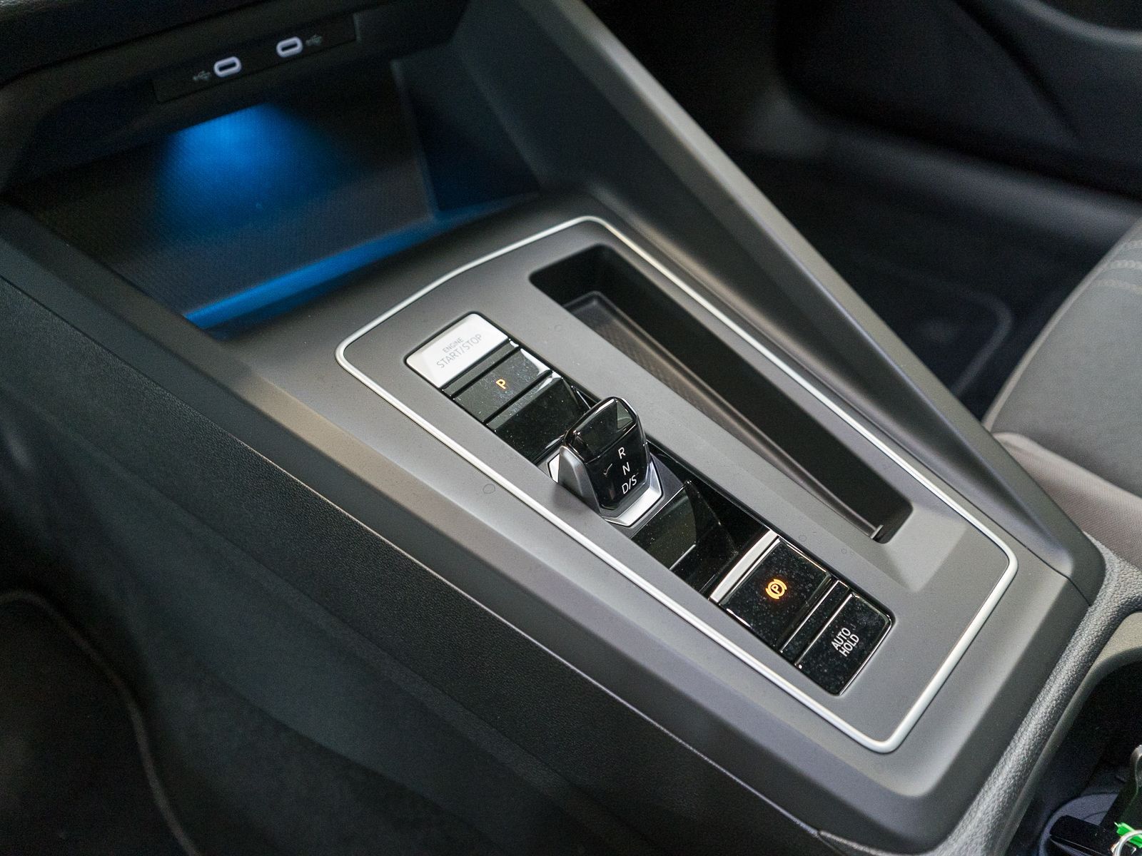 Fahrzeugabbildung Volkswagen Golf Variant Alltrack 4M 2,0TDI DSG LED PANO AHK