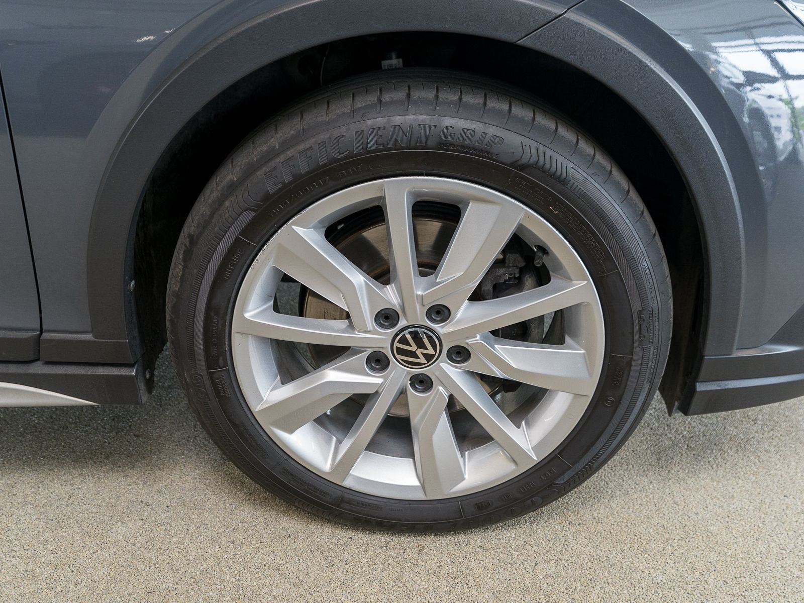 Fahrzeugabbildung Volkswagen Golf Variant Alltrack 4M 2,0TDI DSG LED PANO AHK