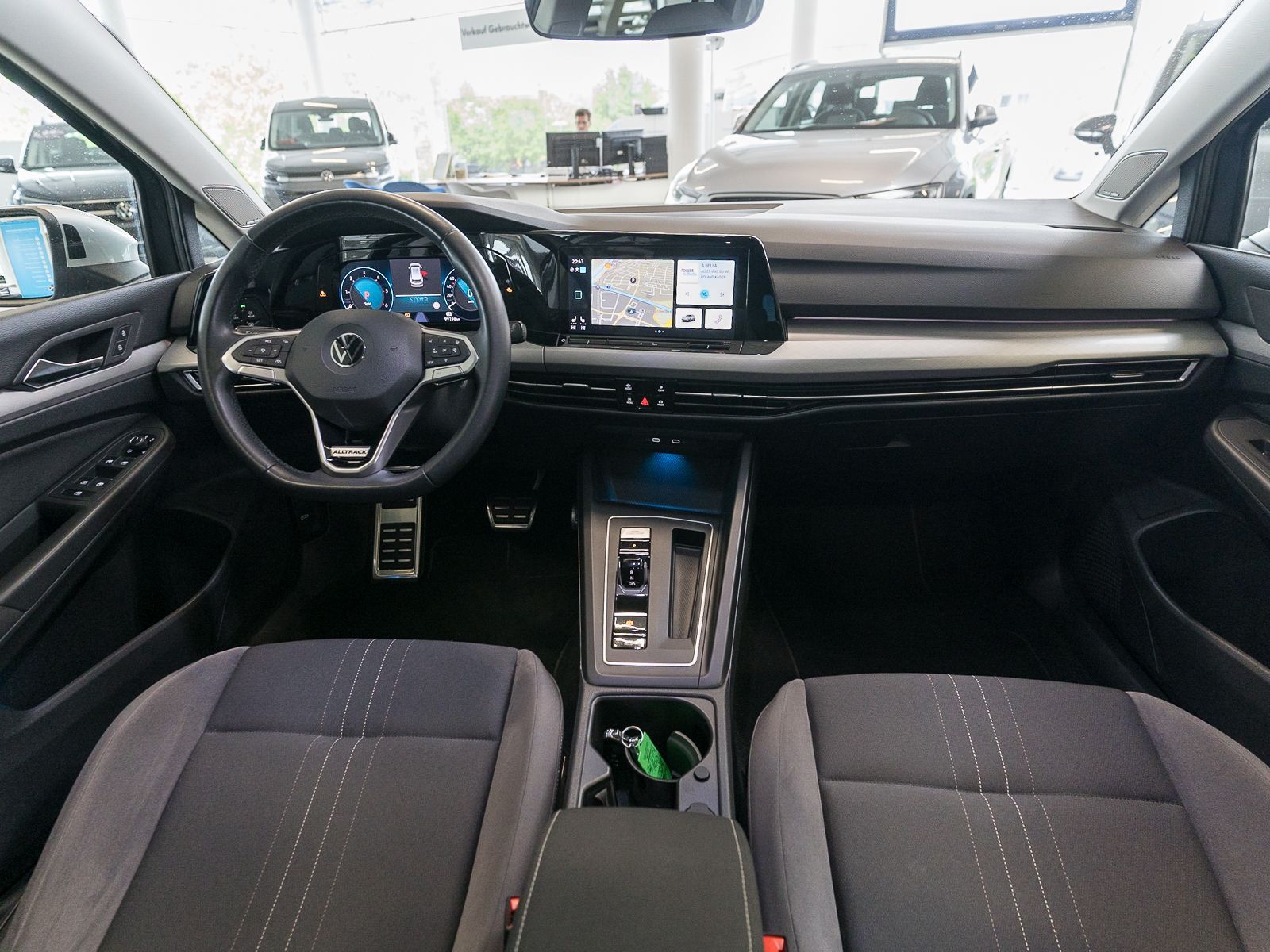 Fahrzeugabbildung Volkswagen Golf Variant Alltrack 4M 2,0TDI DSG LED PANO AHK
