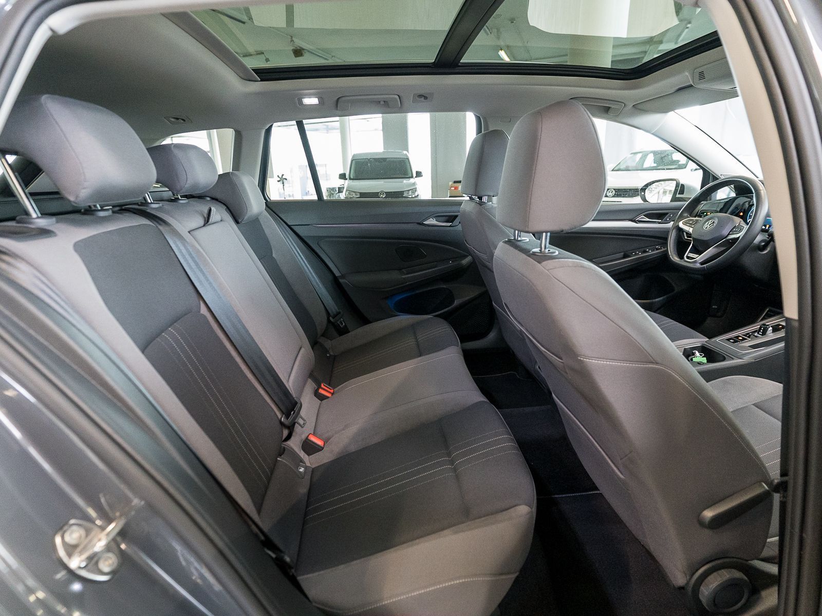 Fahrzeugabbildung Volkswagen Golf Variant Alltrack 4M 2,0TDI DSG LED PANO AHK