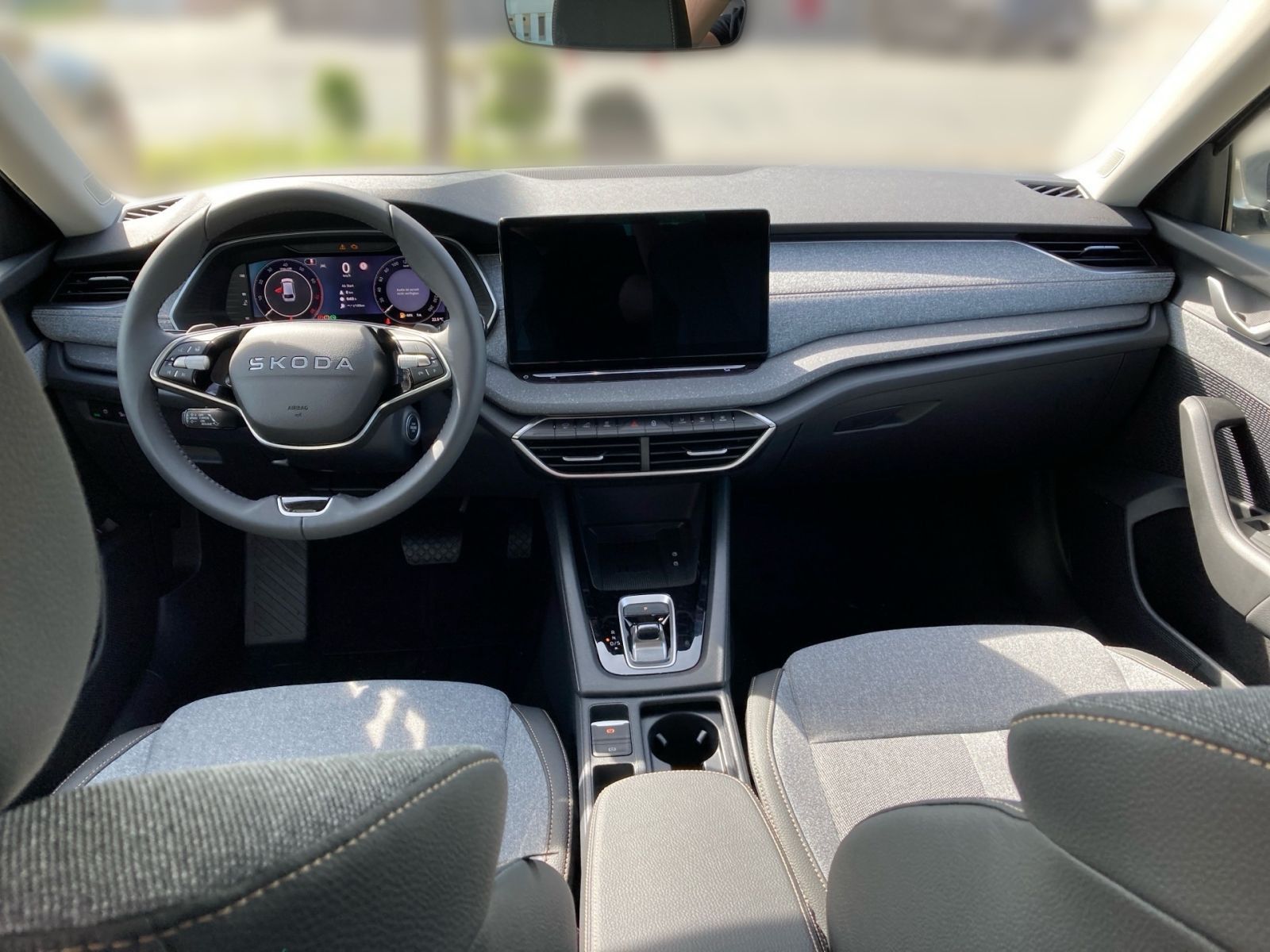 Fahrzeugabbildung SKODA Octavia Combi Selection 2,0TSI 204PS DSG 4x4 AHK