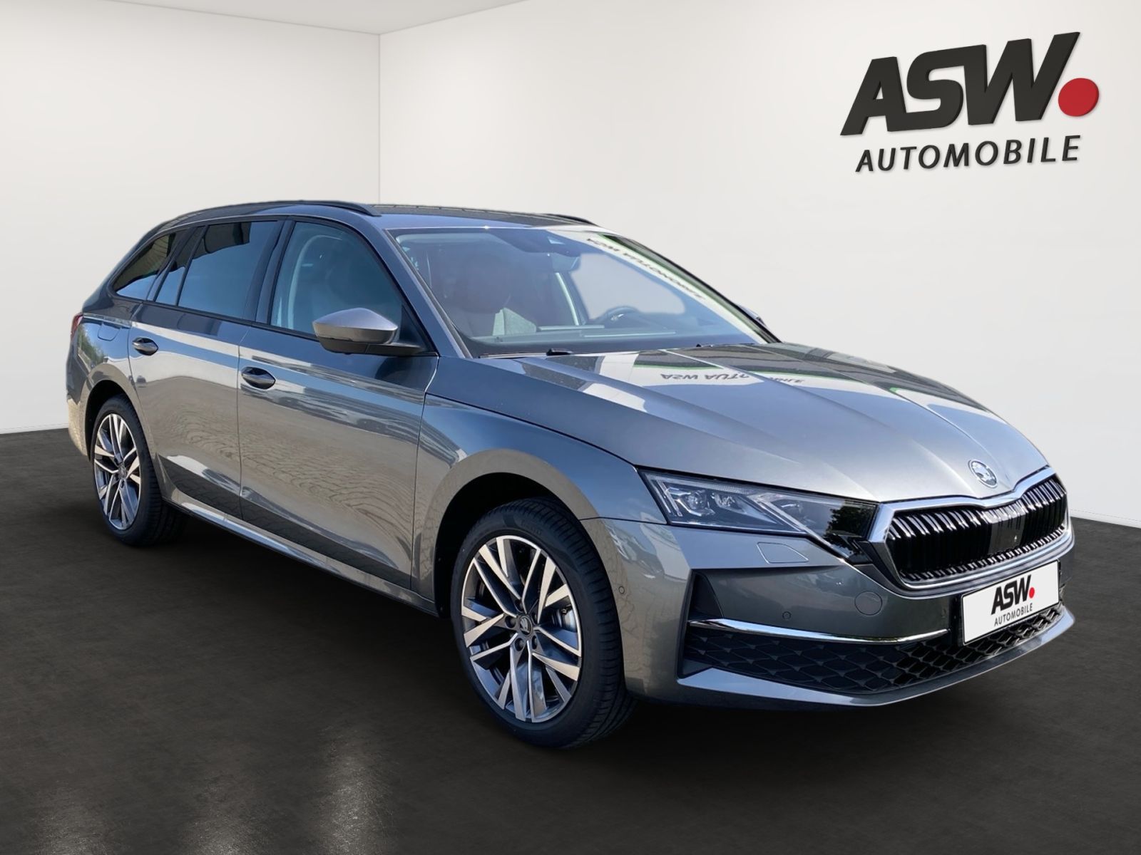 Fahrzeugabbildung SKODA Octavia Combi Selection 2,0TSI 204PS DSG 4x4 AHK