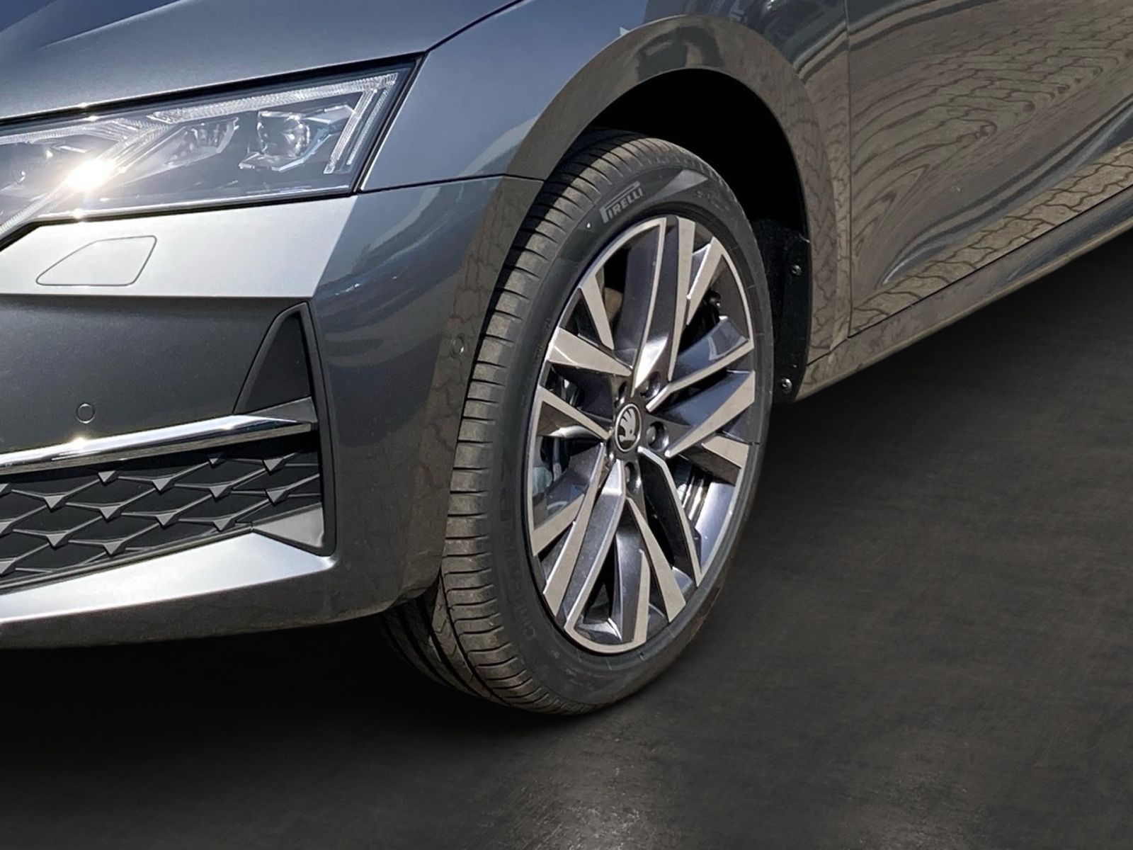 Fahrzeugabbildung SKODA Octavia Combi Selection 2,0TSI 204PS DSG 4x4 AHK