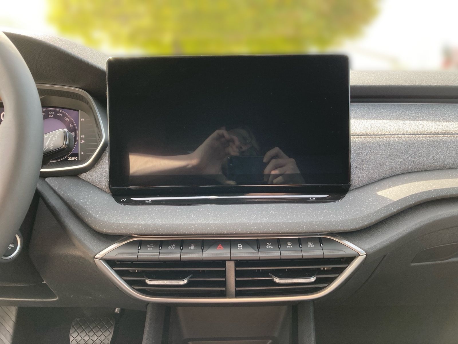 Fahrzeugabbildung SKODA Octavia Combi Selection 2,0TSI 204PS DSG 4x4 AHK