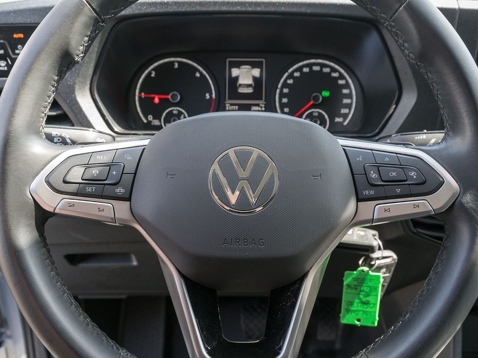 Fahrzeugabbildung Volkswagen Caddy Cargo Maxi 2.0TDI DSG NAVI SHZ PDC RFK ACC
