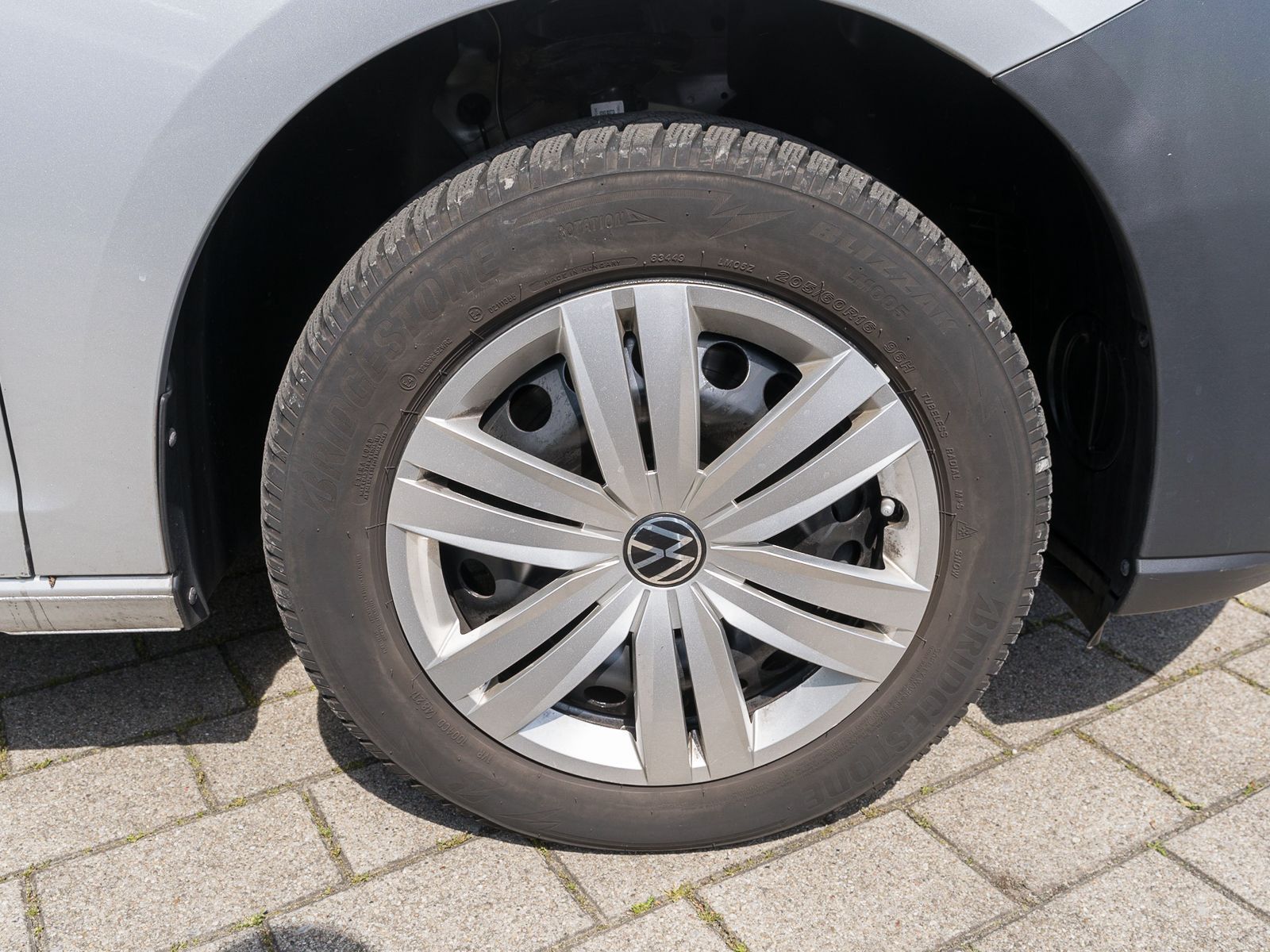 Fahrzeugabbildung Volkswagen Caddy Cargo Maxi 2.0TDI DSG NAVI SHZ PDC RFK ACC