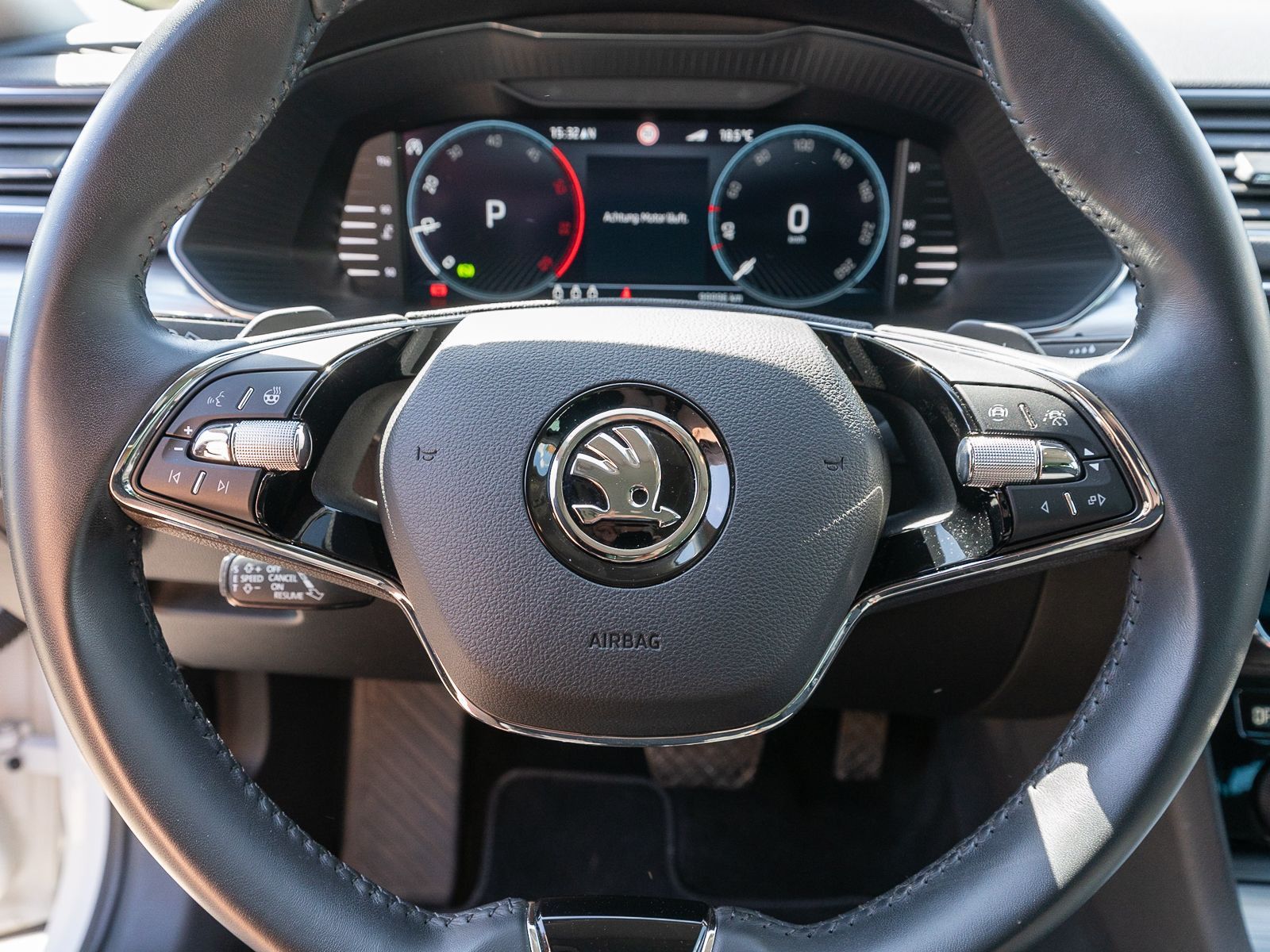 Fahrzeugabbildung SKODA Superb Combi Ambition 2,0TDI DSG LED NAVI VC AHK