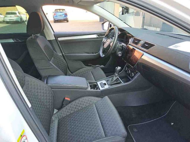 Fahrzeugabbildung SKODA Superb Combi Ambition 2,0TDI DSG LED NAVI VC AHK