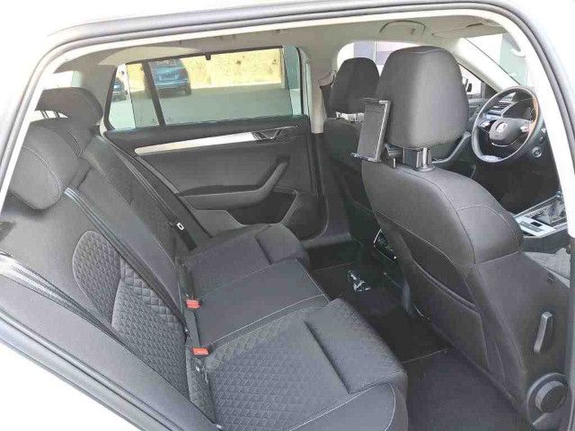 Fahrzeugabbildung SKODA Superb Combi Ambition 2,0TDI DSG LED NAVI VC AHK