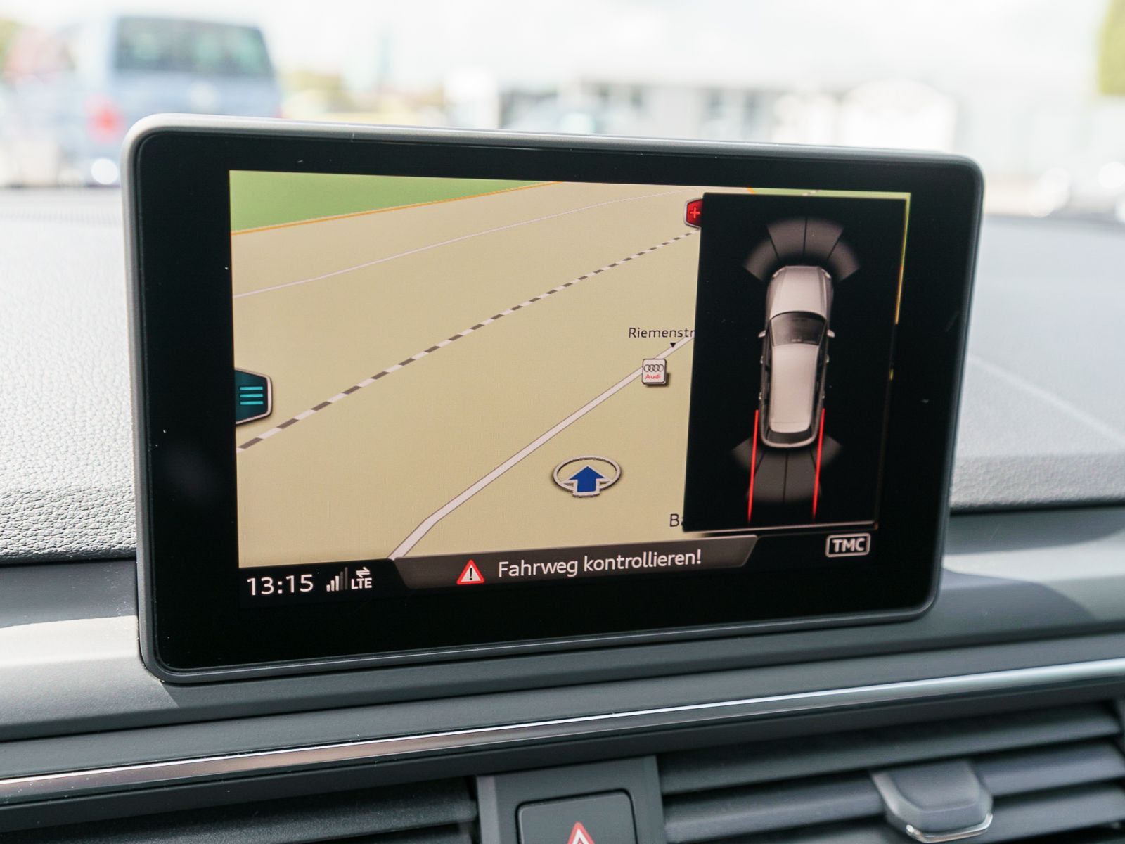 Fahrzeugabbildung Audi A4 Avant S line 2.0TDI quattro Stronic LED Navi