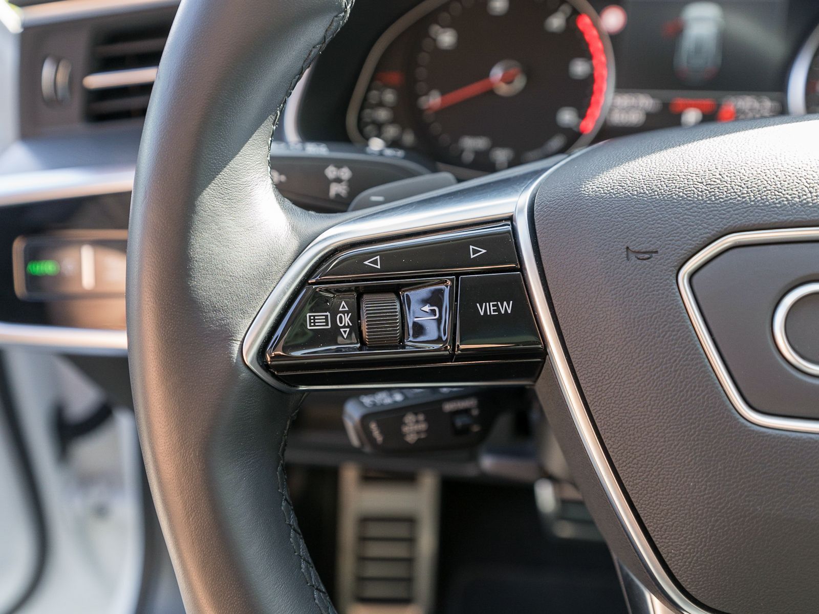 Fahrzeugabbildung Audi A6 Avant sport 50 TDI quattro tiptronic PANO B&O