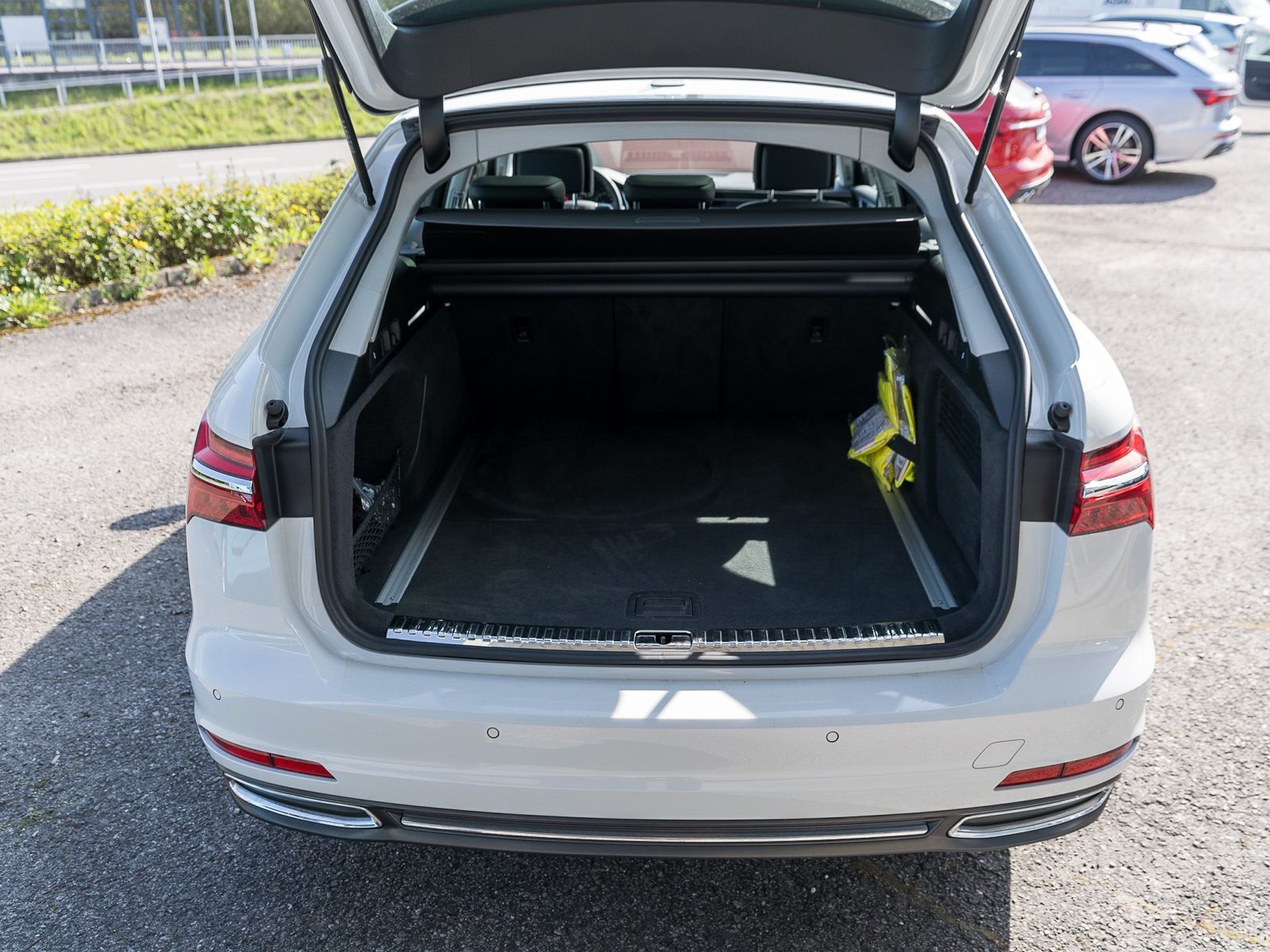 Fahrzeugabbildung Audi A6 Avant sport 50 TDI quattro tiptronic PANO B&O