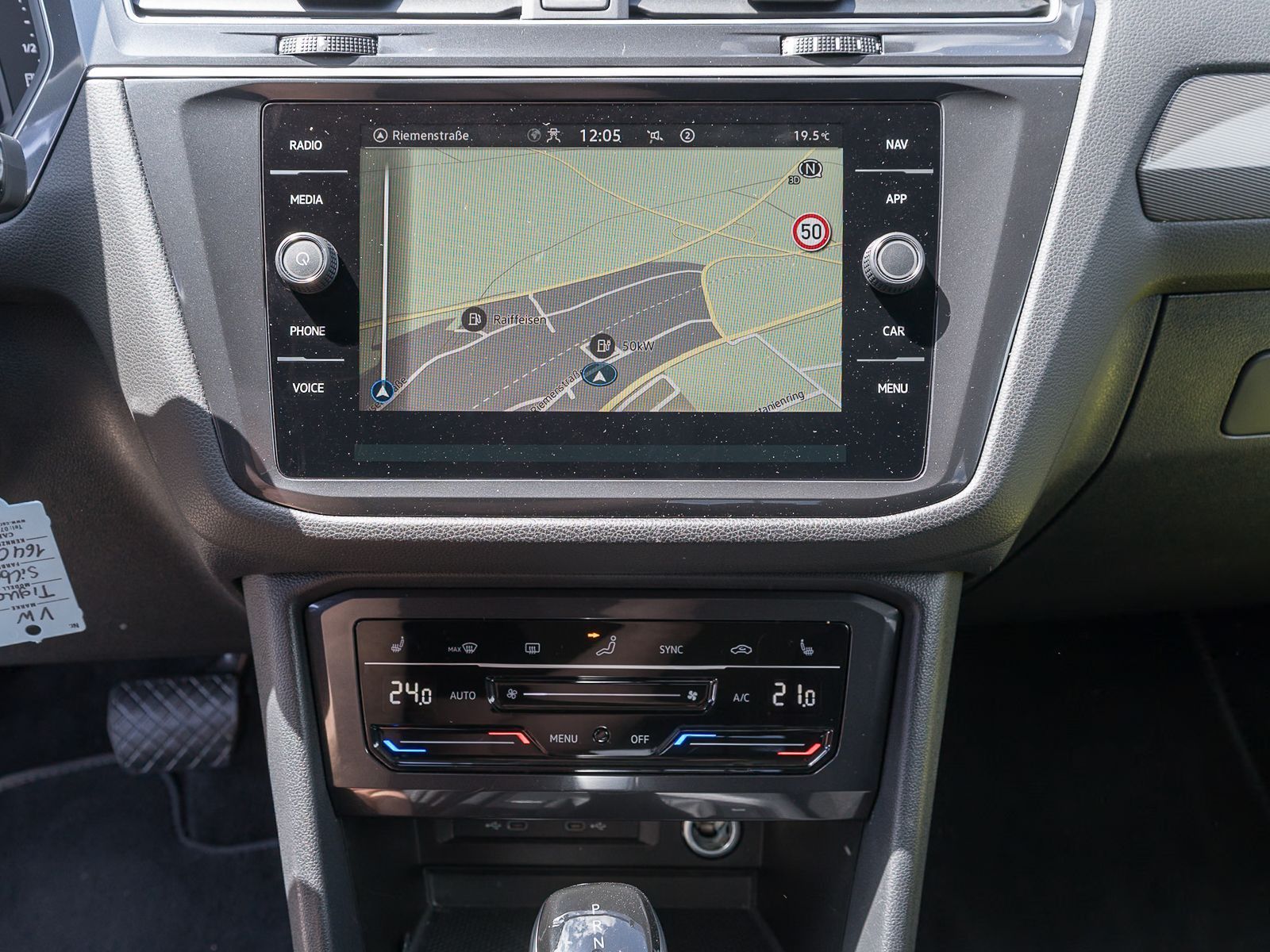 Fahrzeugabbildung Volkswagen Tiguan Allspace Life 1.5TSI DSG LED Navi AHK 7-S
