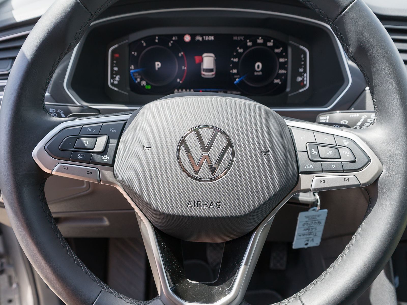 Fahrzeugabbildung Volkswagen Tiguan Allspace Life 1.5TSI DSG LED Navi AHK 7-S