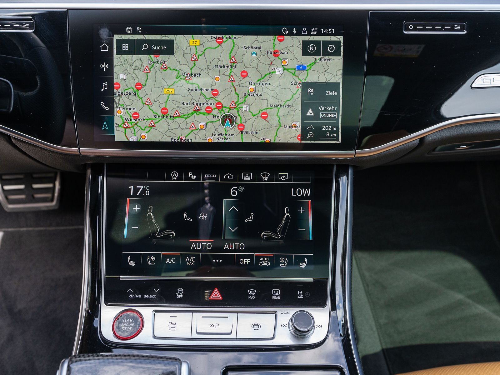 Fahrzeugabbildung Audi S8 4.0 TFSI quattr Navi Matrix StandHz Pano 360°