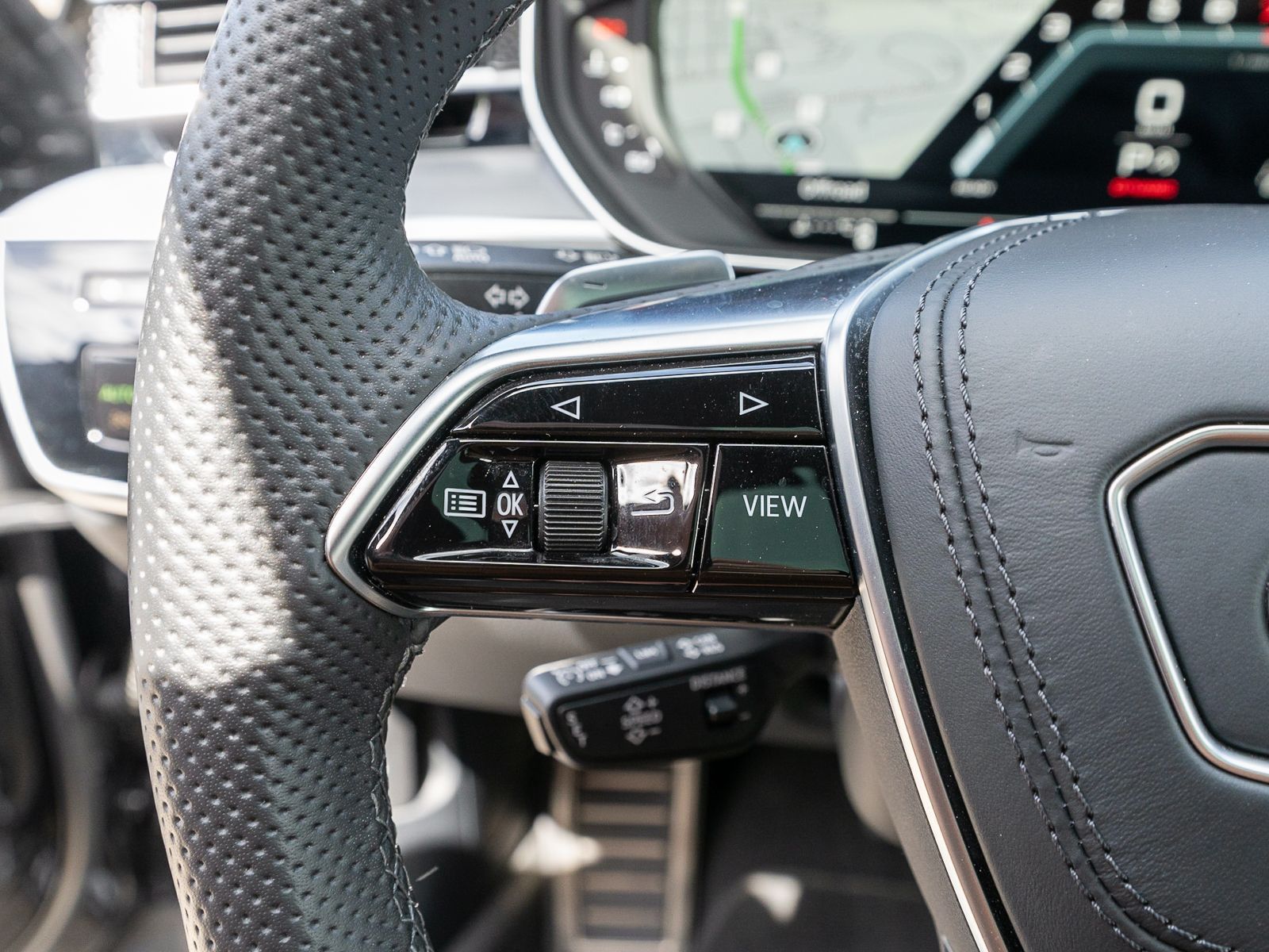 Fahrzeugabbildung Audi S8 4.0 TFSI quattr Navi Matrix StandHz Pano 360°