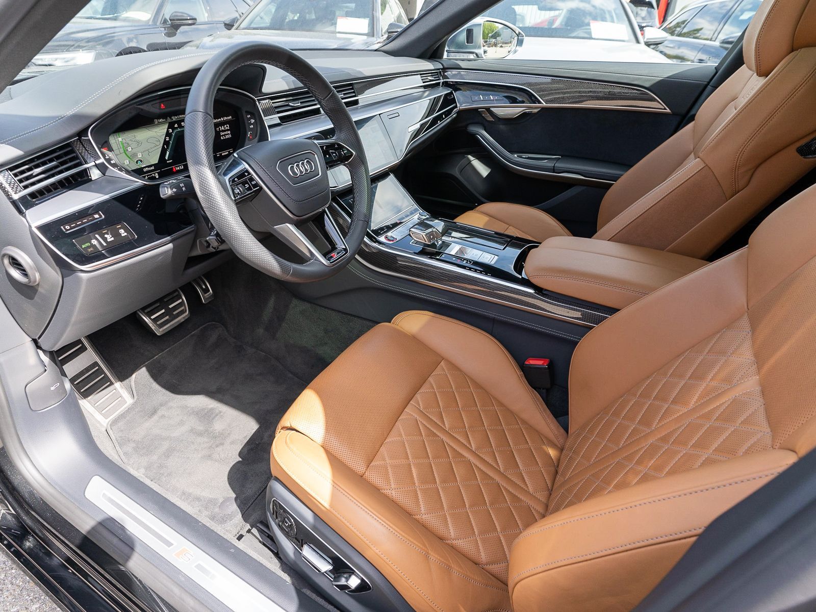 Fahrzeugabbildung Audi S8 4.0 TFSI quattr Navi Matrix StandHz Pano 360°