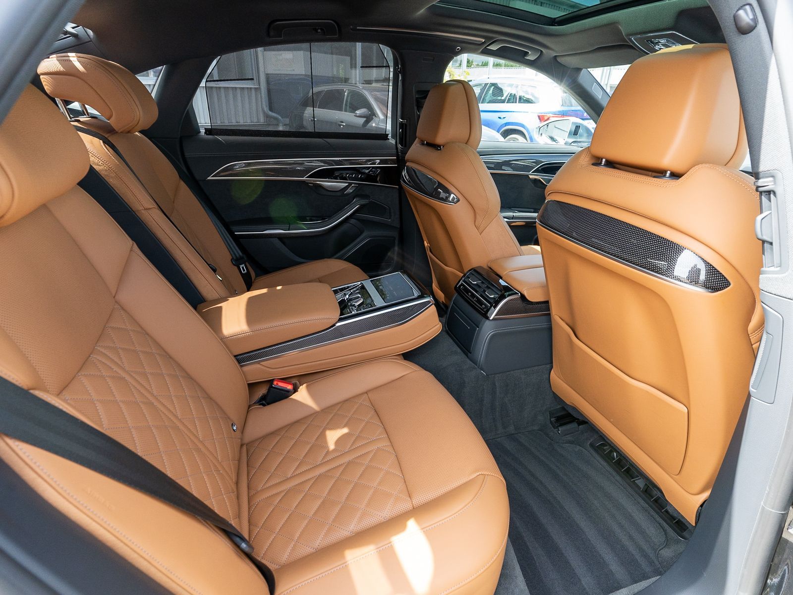 Fahrzeugabbildung Audi S8 4.0 TFSI quattr Navi Matrix StandHz Pano 360°