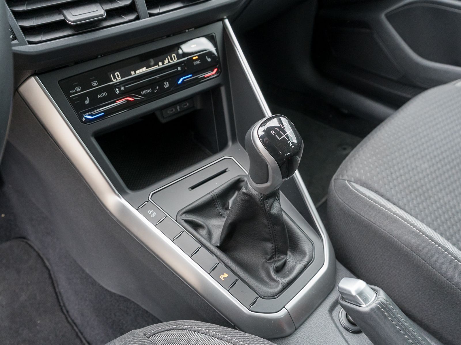 Fahrzeugabbildung Volkswagen Taigo Life 1,0 TSI LED NAVI PDC SHZ VC