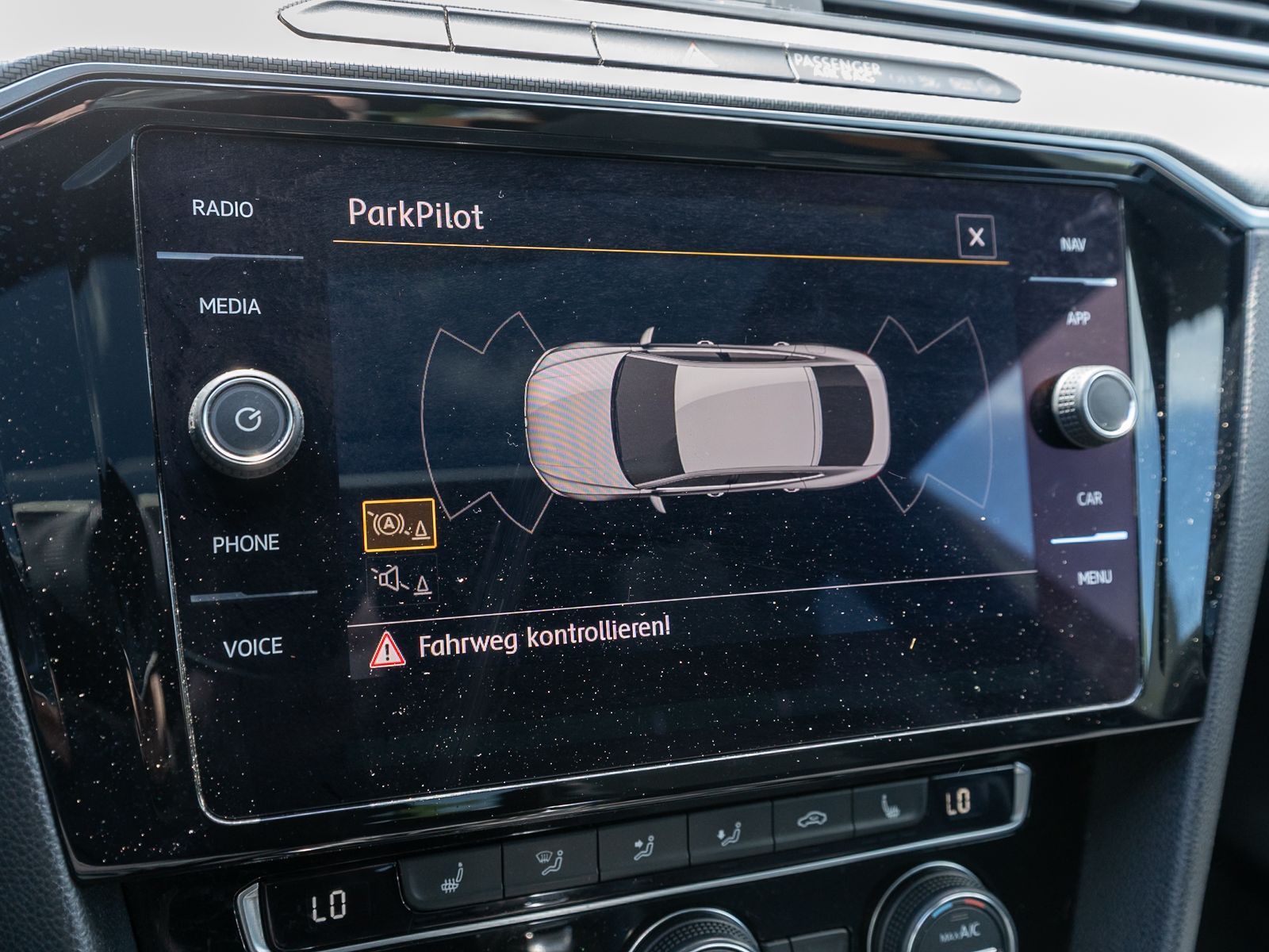 Fahrzeugabbildung Volkswagen Arteon R-Line 2.0 TSI DSG LED NAVI SHZ ACC PANO