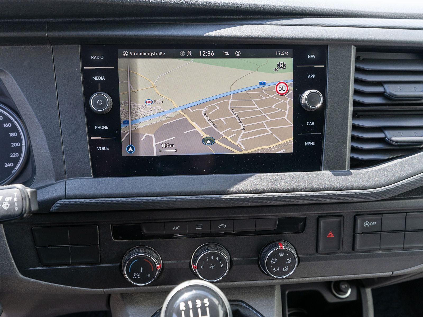 Fahrzeugabbildung Volkswagen T6.1 Transporter Kasten 2.0TDI Nav PDC AHK Klima