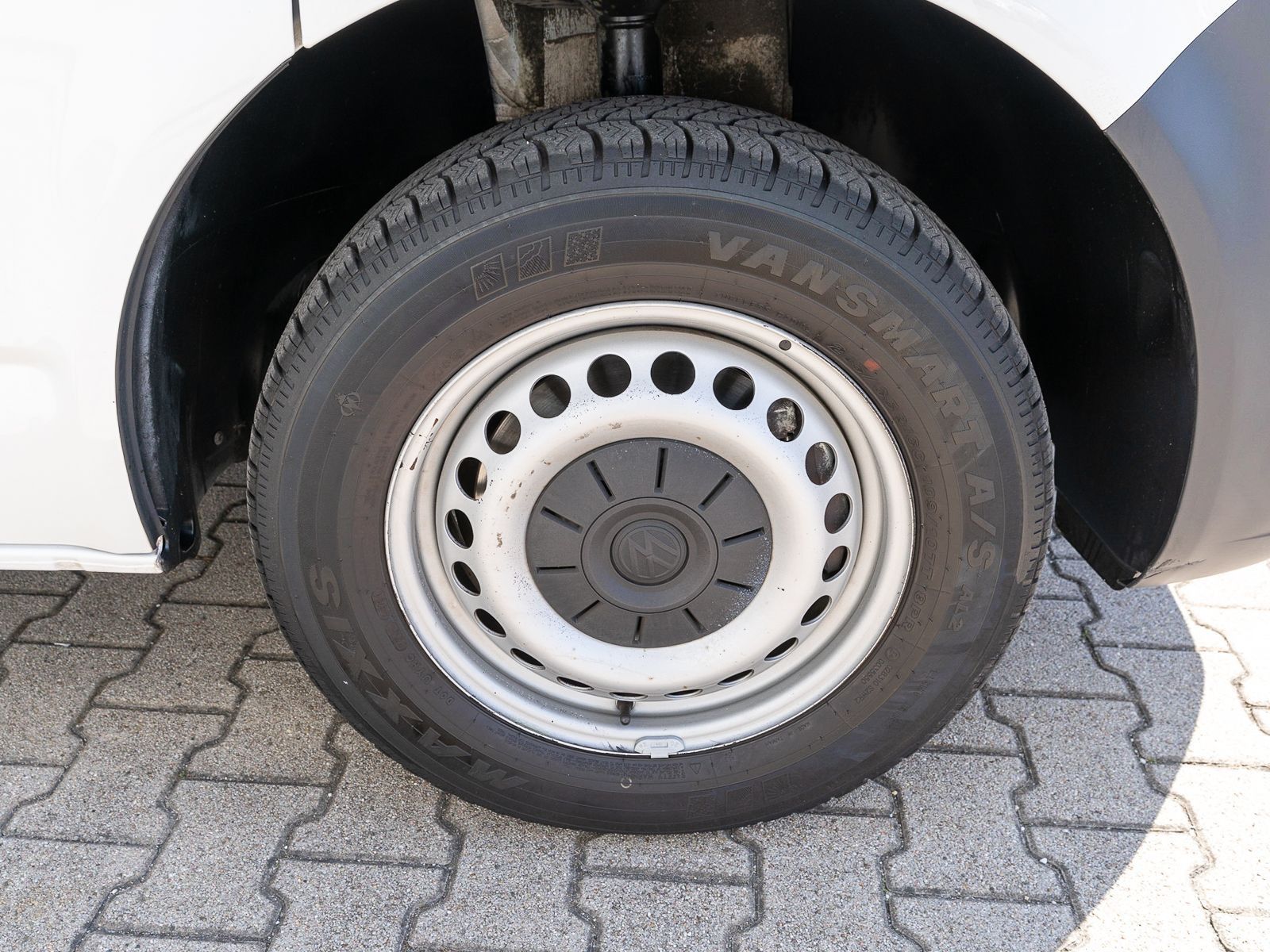 Fahrzeugabbildung Volkswagen T6.1 Transporter Kasten 2.0TDI Nav PDC AHK Klima