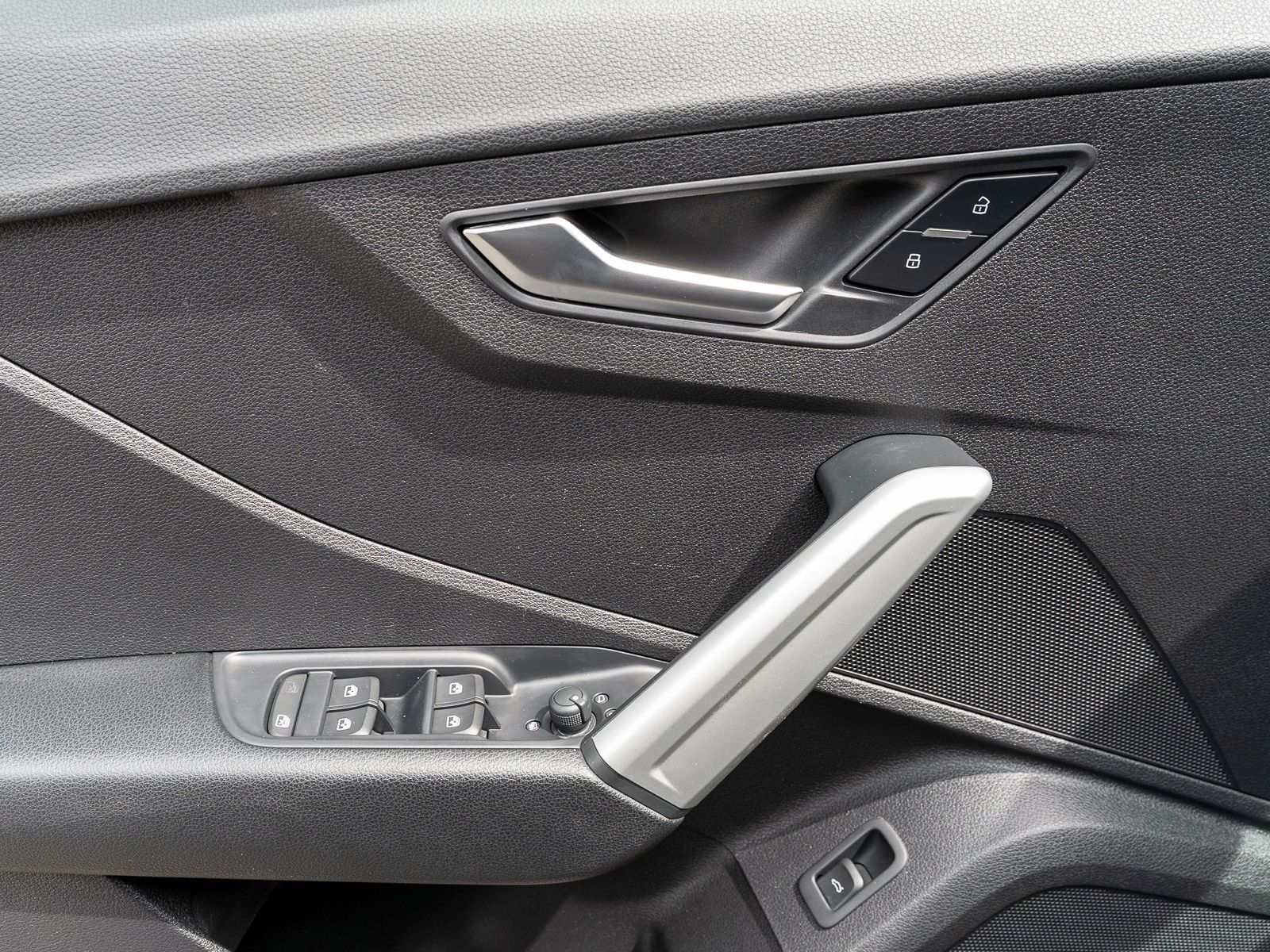 Fahrzeugabbildung Audi Q2 35 1,5 TFSI S-tronic LED NAVI RFK PDC SHZ