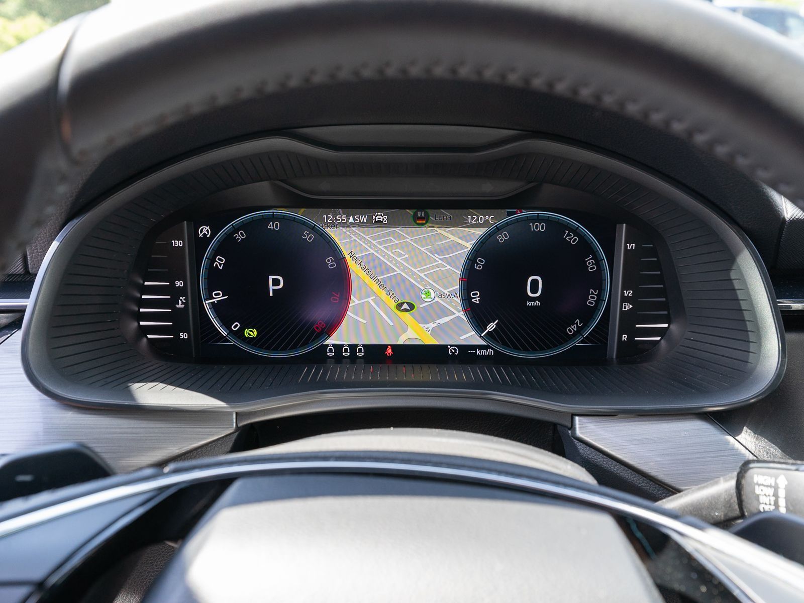 Fahrzeugabbildung SKODA Kamiq Scoutline 1,5 TSI DSG LED NAVI RFK PDC SHZ