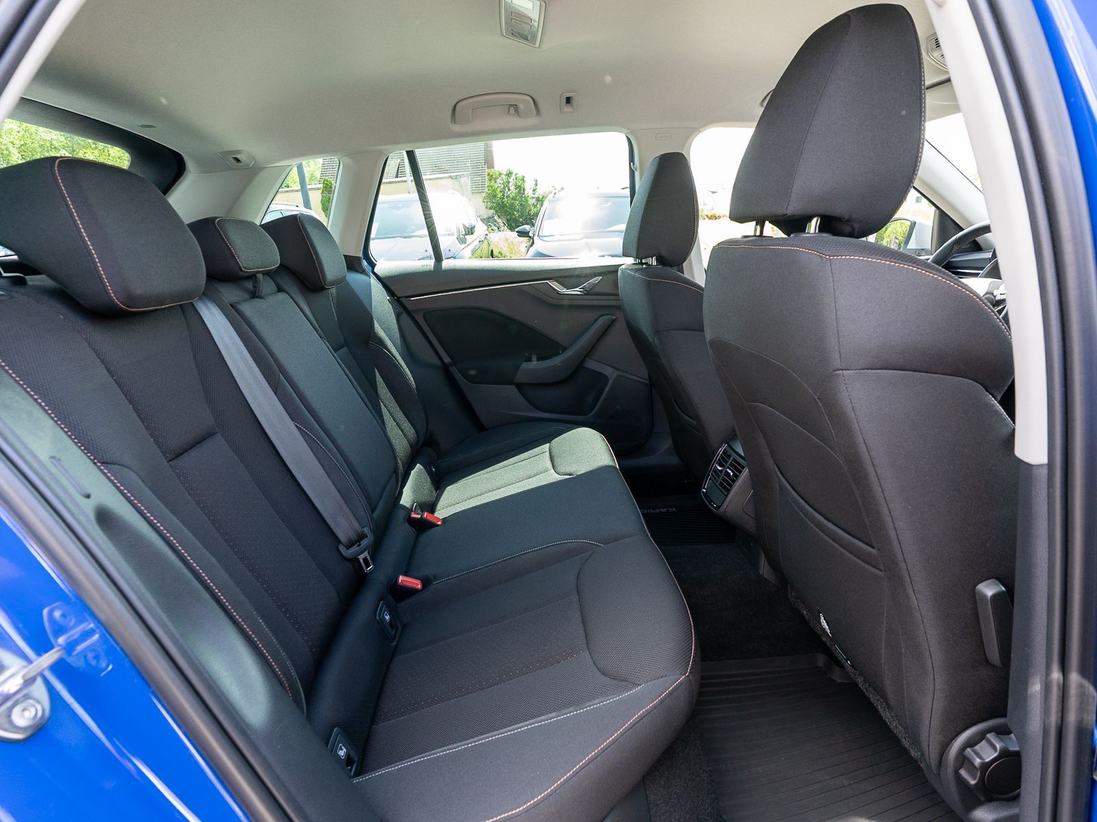 Fahrzeugabbildung SKODA Kamiq Scoutline 1,5 TSI DSG LED NAVI RFK PDC SHZ