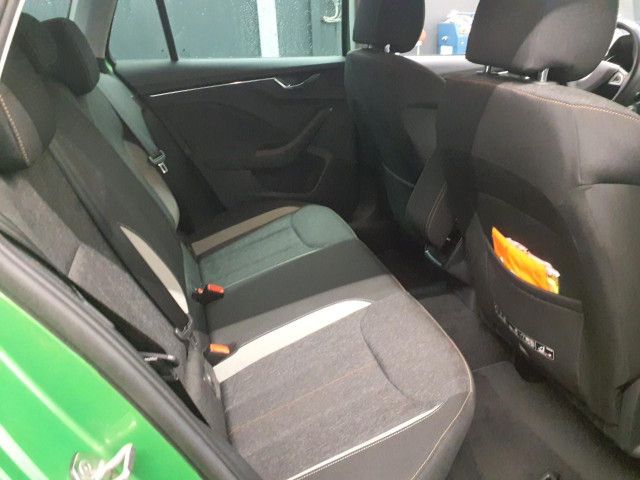 Fahrzeugabbildung SKODA Kamiq Style 1,0 TSI DSG LED PDC SHZ AHK Vorb.