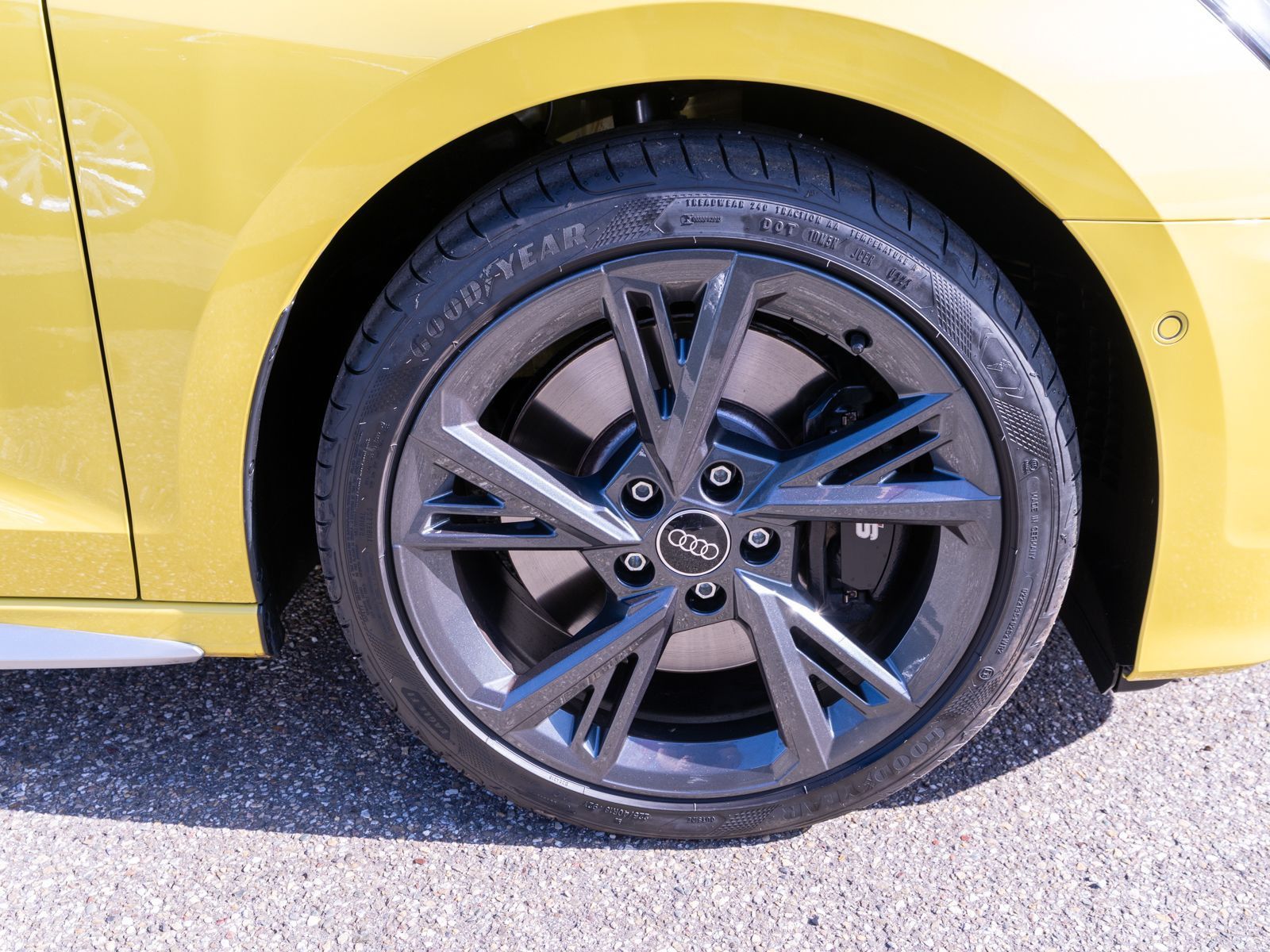 Fahrzeugabbildung Audi S3 Sportback 2.0 TFSI quattro NAVI LED GRA SHZ