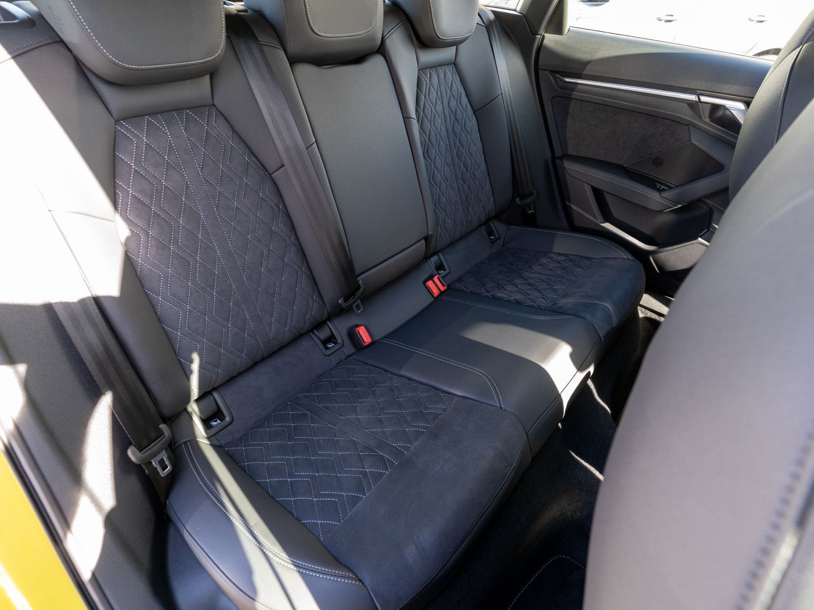 Fahrzeugabbildung Audi S3 Sportback 2.0 TFSI quattro NAVI LED GRA SHZ