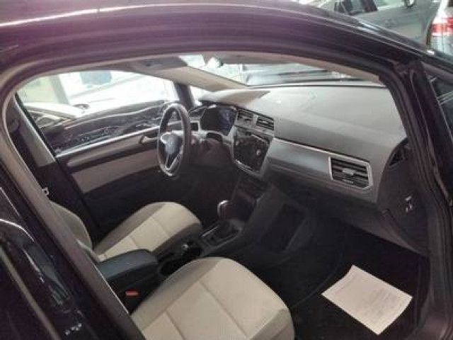 Fahrzeugabbildung Volkswagen Touran Comfortline 1,5 TSI DSG NAVI AHK 7-Sitzer