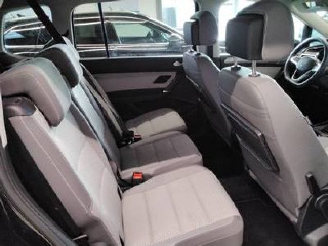 Fahrzeugabbildung Volkswagen Touran Comfortline 1,5 TSI DSG NAVI AHK 7-Sitzer