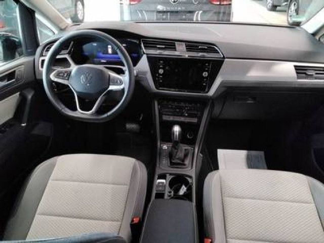 Fahrzeugabbildung Volkswagen Touran Comfortline 1,5 TSI DSG NAVI AHK 7-Sitzer