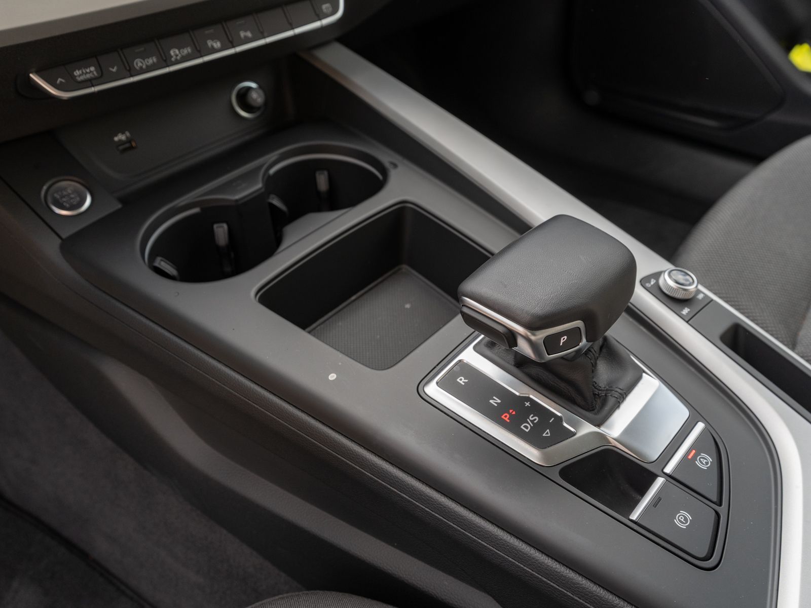 Fahrzeugabbildung Audi A4 Avant 40TDI advanced quattro NAVI MATRIX 360°