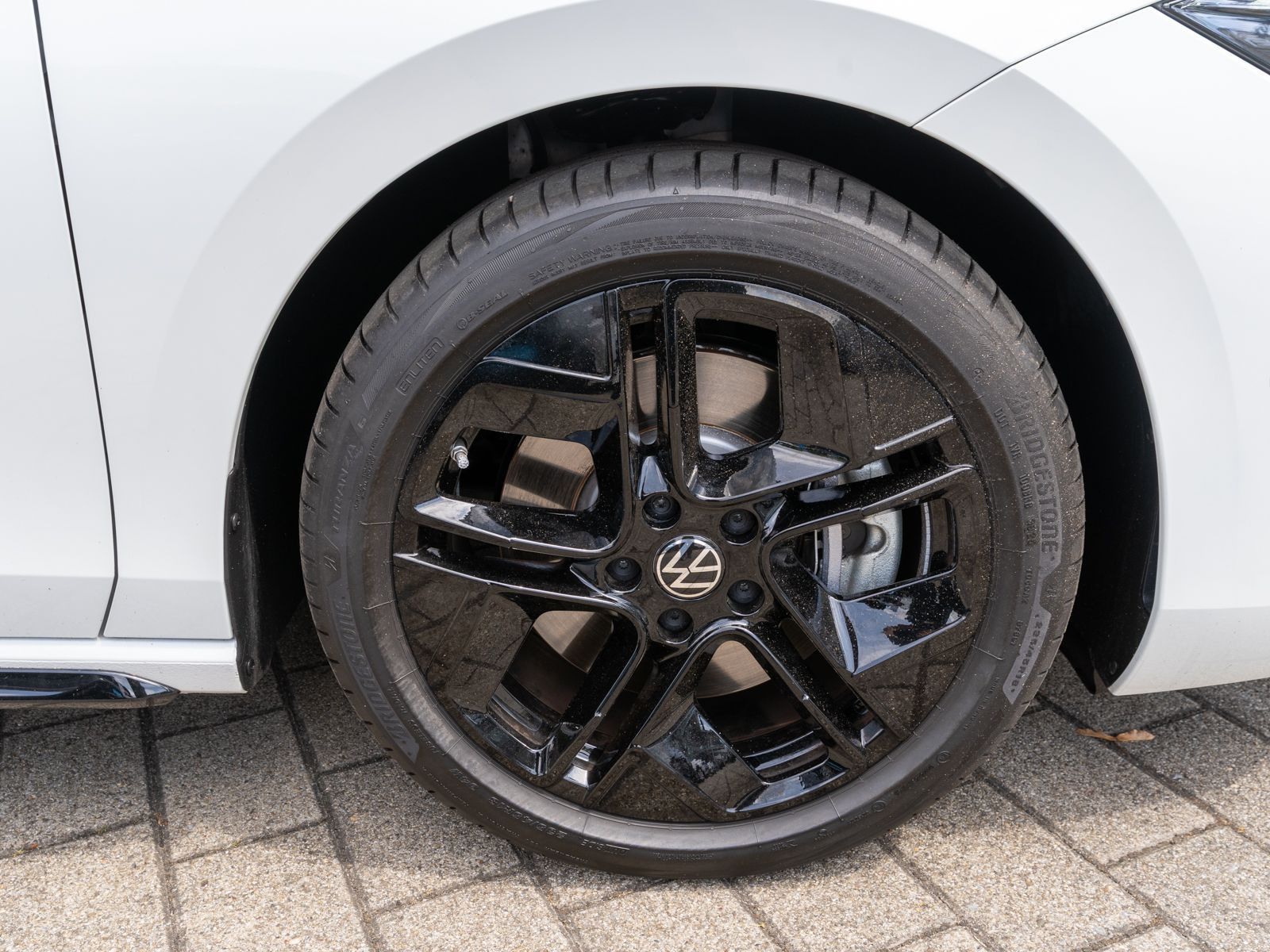 Fahrzeugabbildung Volkswagen Passat Variant R-Line 2.0TDI 4M DSG PANO HUD AHK