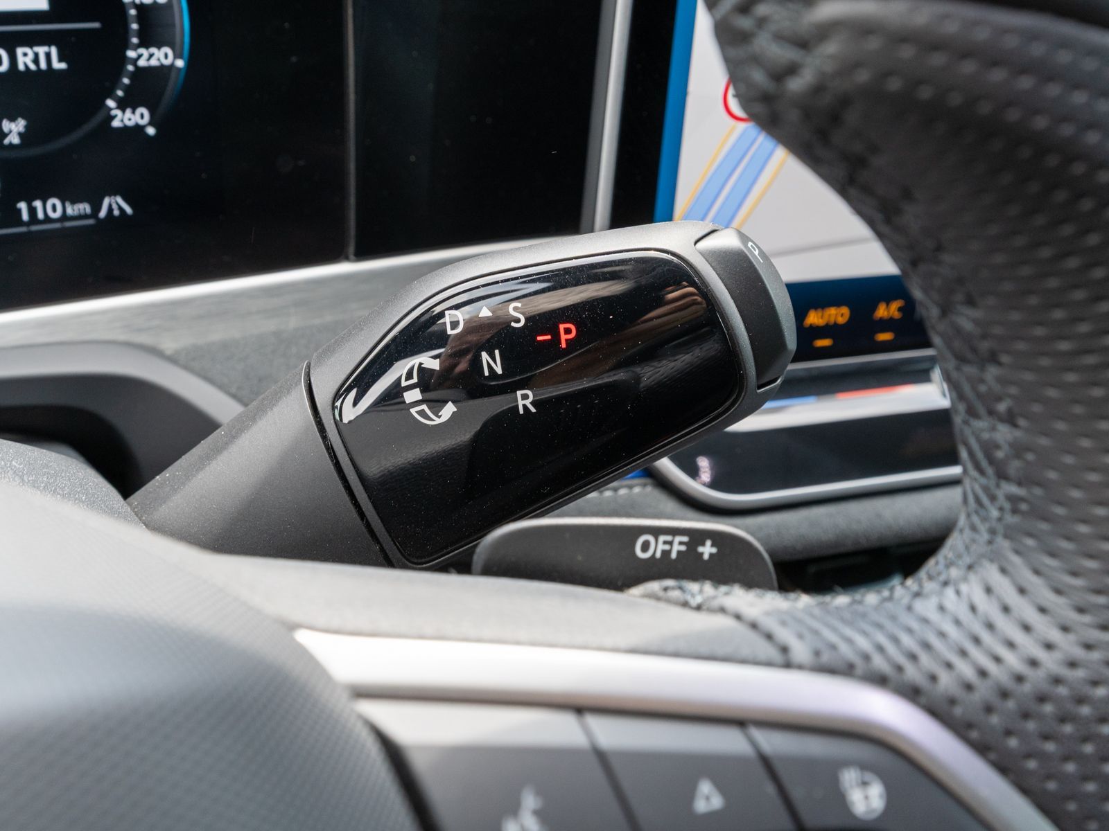 Fahrzeugabbildung Volkswagen Passat Variant R-Line 2.0TDI 4M DSG PANO HUD AHK