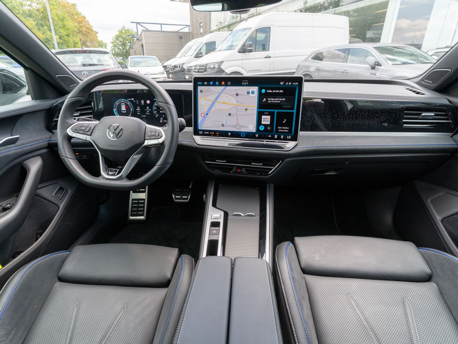 Fahrzeugabbildung Volkswagen Passat Variant R-Line 2.0TDI 4M DSG PANO HUD AHK