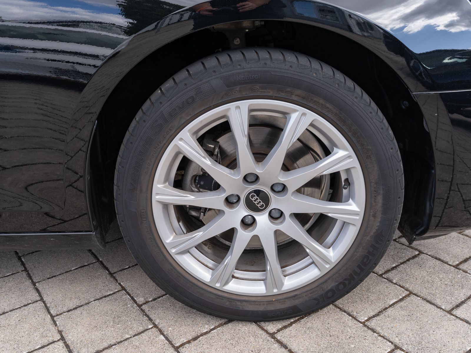 Fahrzeugabbildung Audi A4 Avant 35 TDI Stronic LED Navi RFK Stdhzg AHK