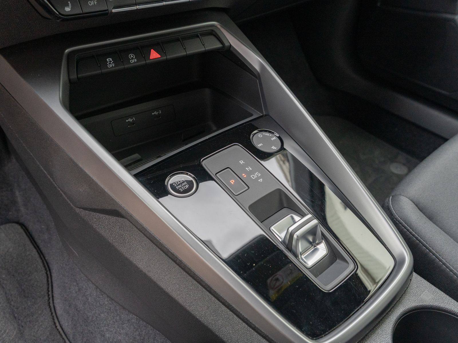 Fahrzeugabbildung Audi A3 Sportback S line 40TFSI quattro LED Navi SHZ