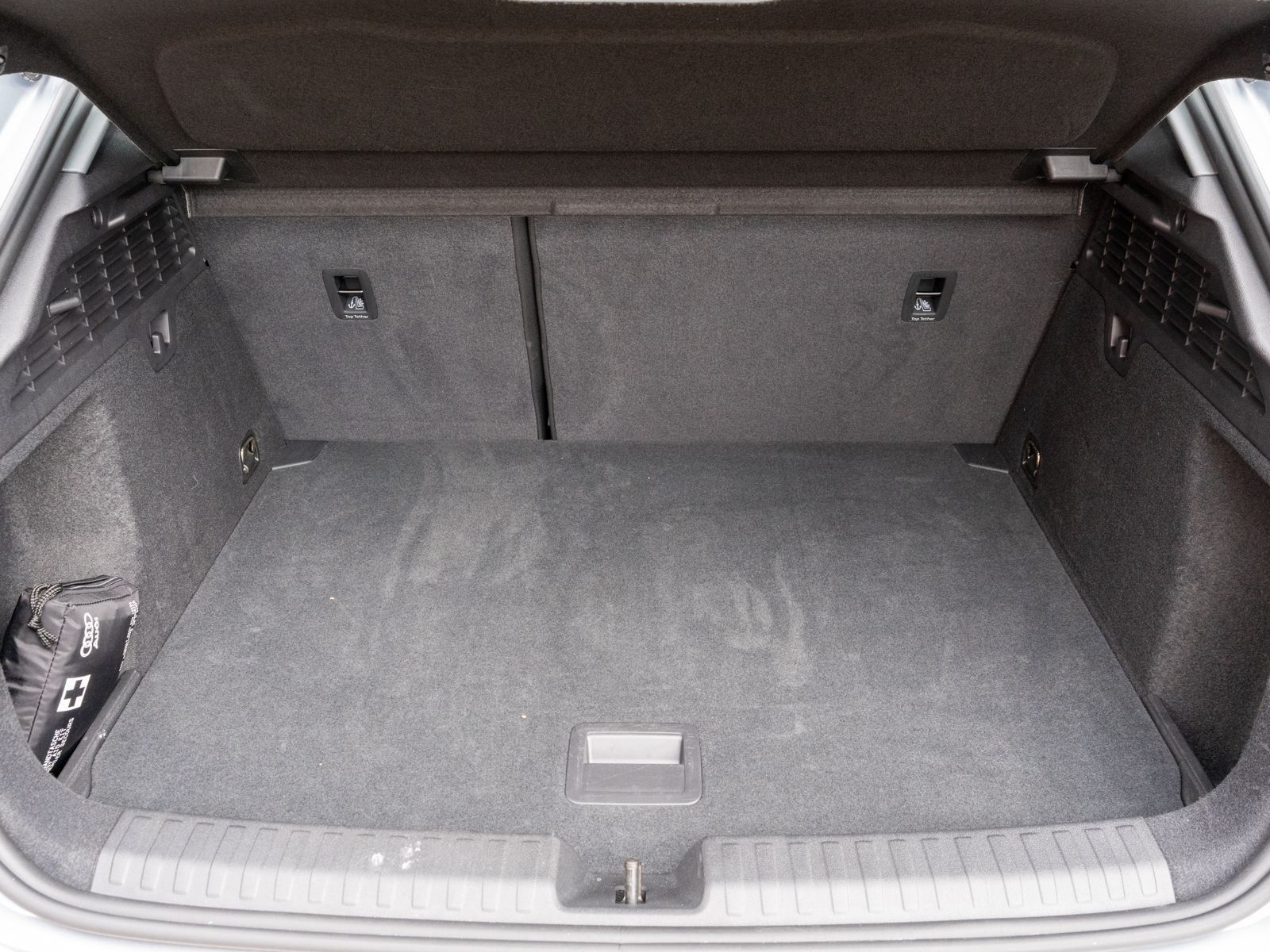 Fahrzeugabbildung Audi A3 Sportback 30 TDI Stronic LED Navi PDC GRA