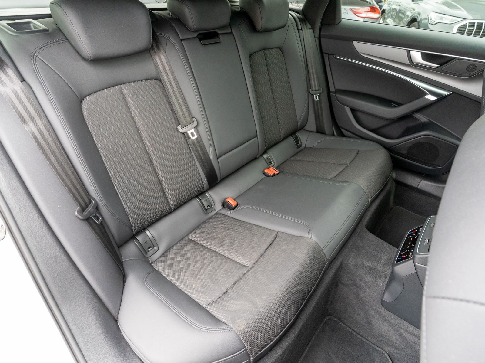Fahrzeugabbildung Audi A6 allroad quattro 55 TDI tiptronic LED Navi RFK