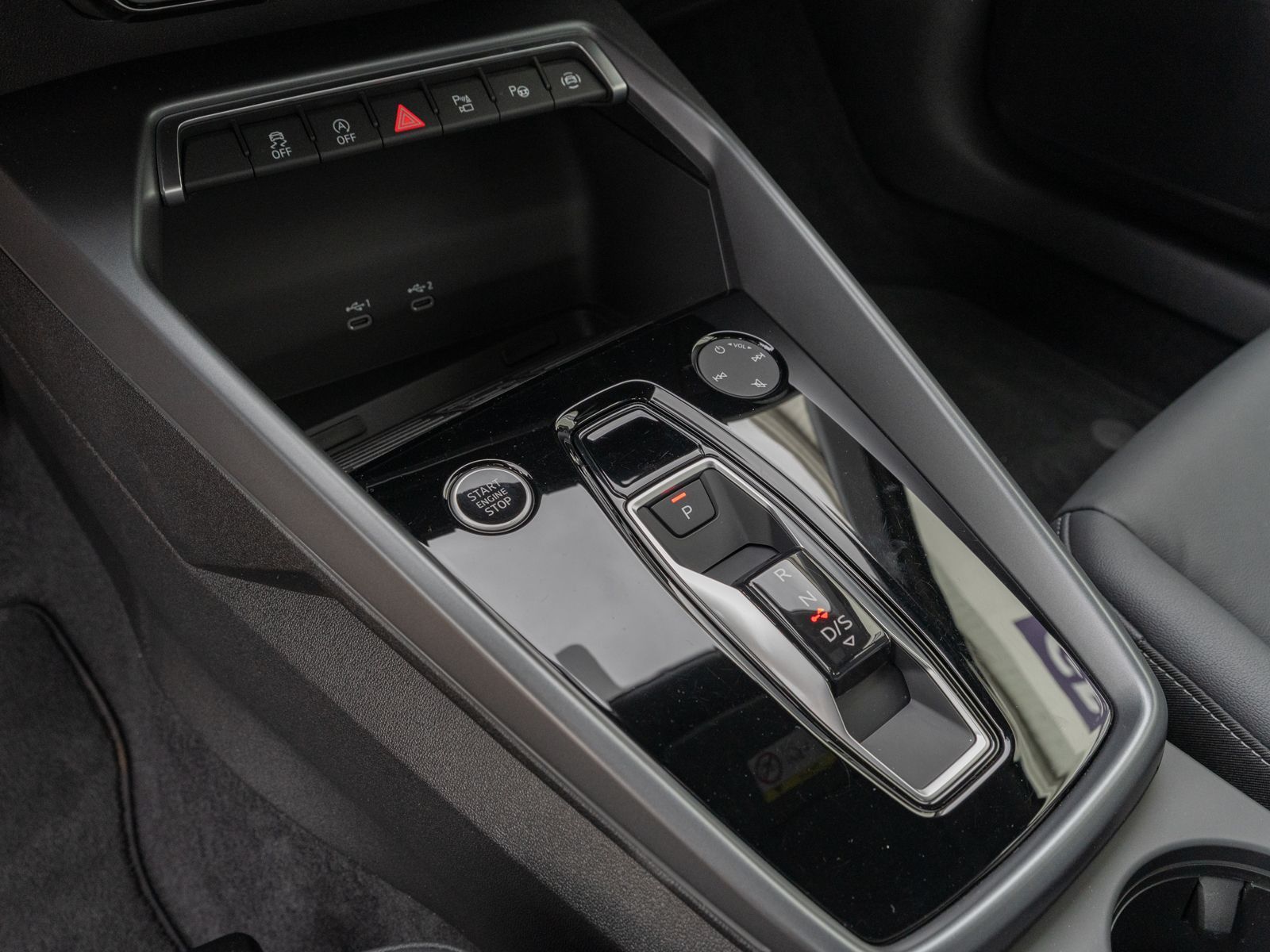 Fahrzeugabbildung Audi A3 Sportback 35TDI Stroni NAVI LED ACC RFK SONOS