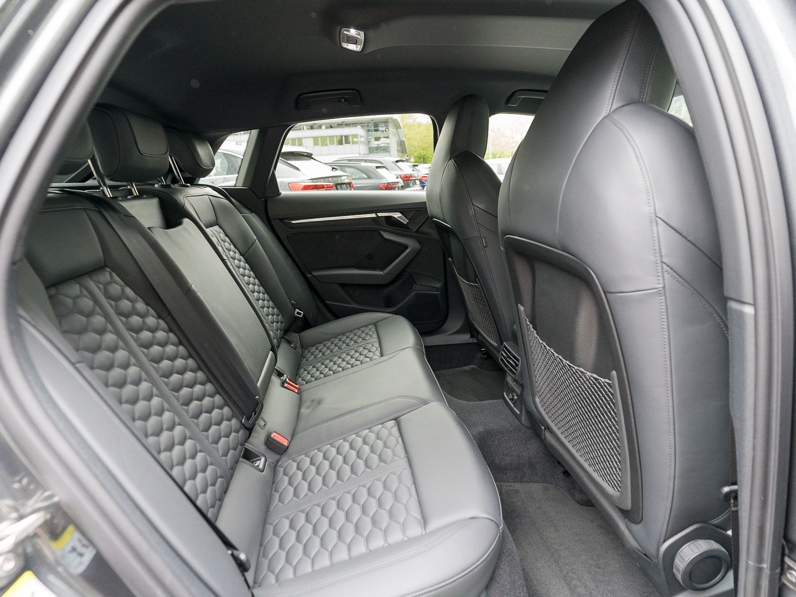 Fahrzeugabbildung Audi RS3 Sportback 2.5TFSI quattro Stron LEDER RS-AGA