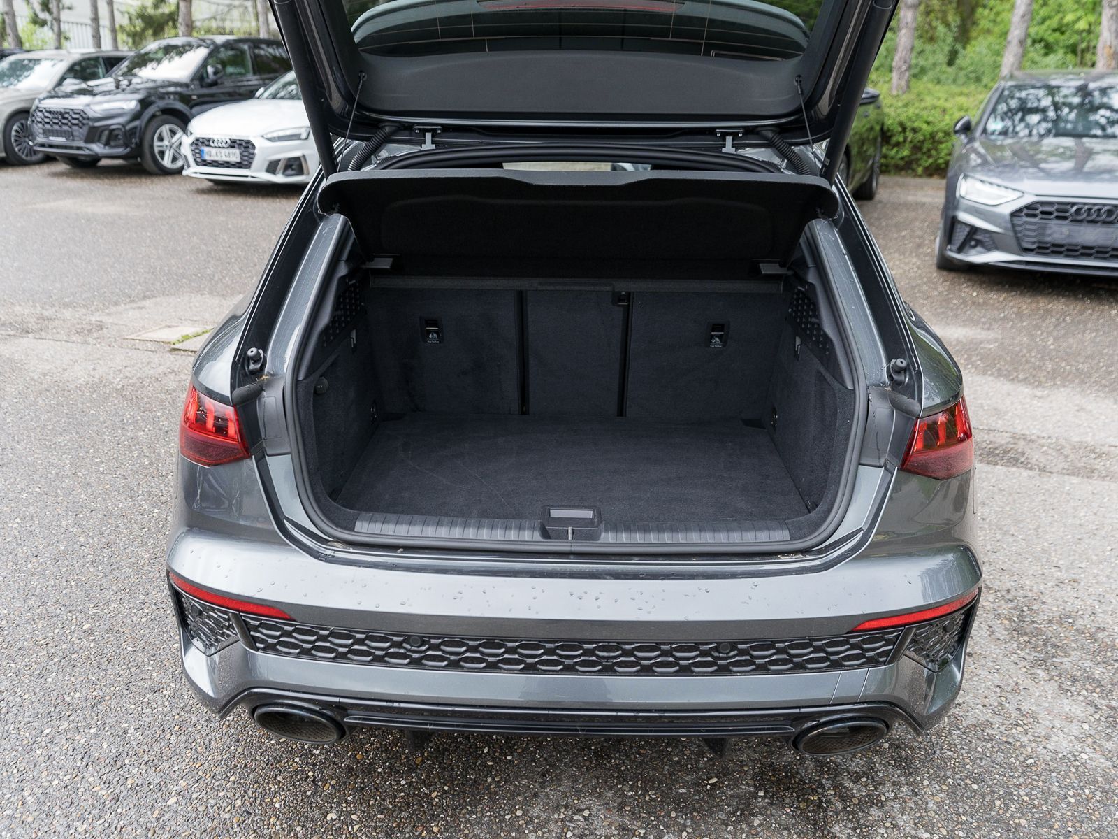 Fahrzeugabbildung Audi RS3 Sportback 2.5TFSI quattro Stron LEDER RS-AGA