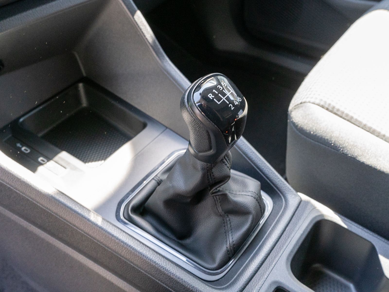 Fahrzeugabbildung Volkswagen Caddy Cargo Maxi 2.0 TDI NAVI SHZ PDC DAB+